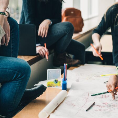 Kennenlernspiele – Die besten Ideen für Gruppen, Schule und Team